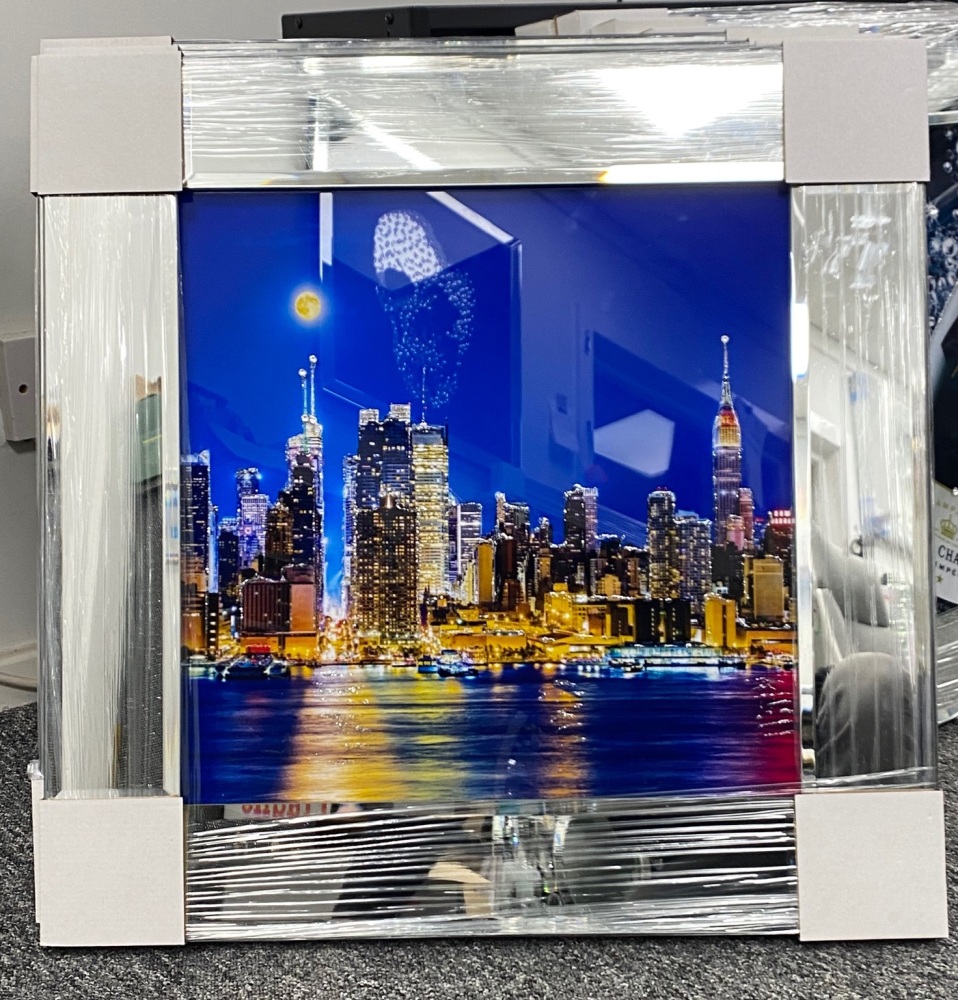 Mirror framed Liquid art  "New York Manhattan" 55cm x 55cm