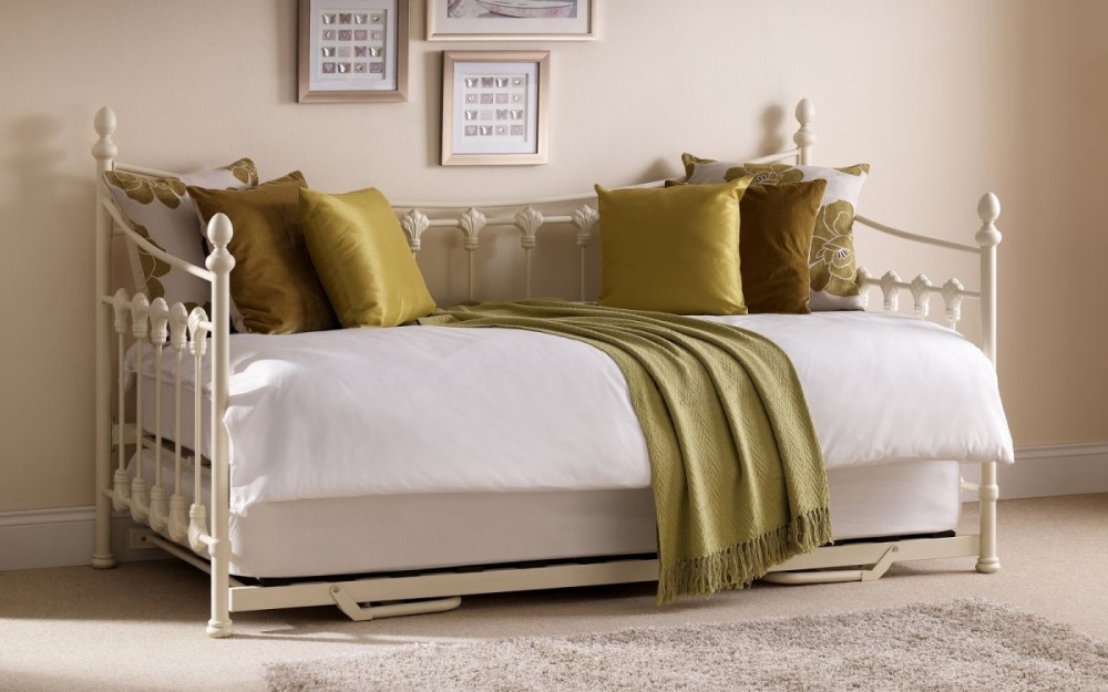 Versailles Day Bed with Under  Bed Trundle