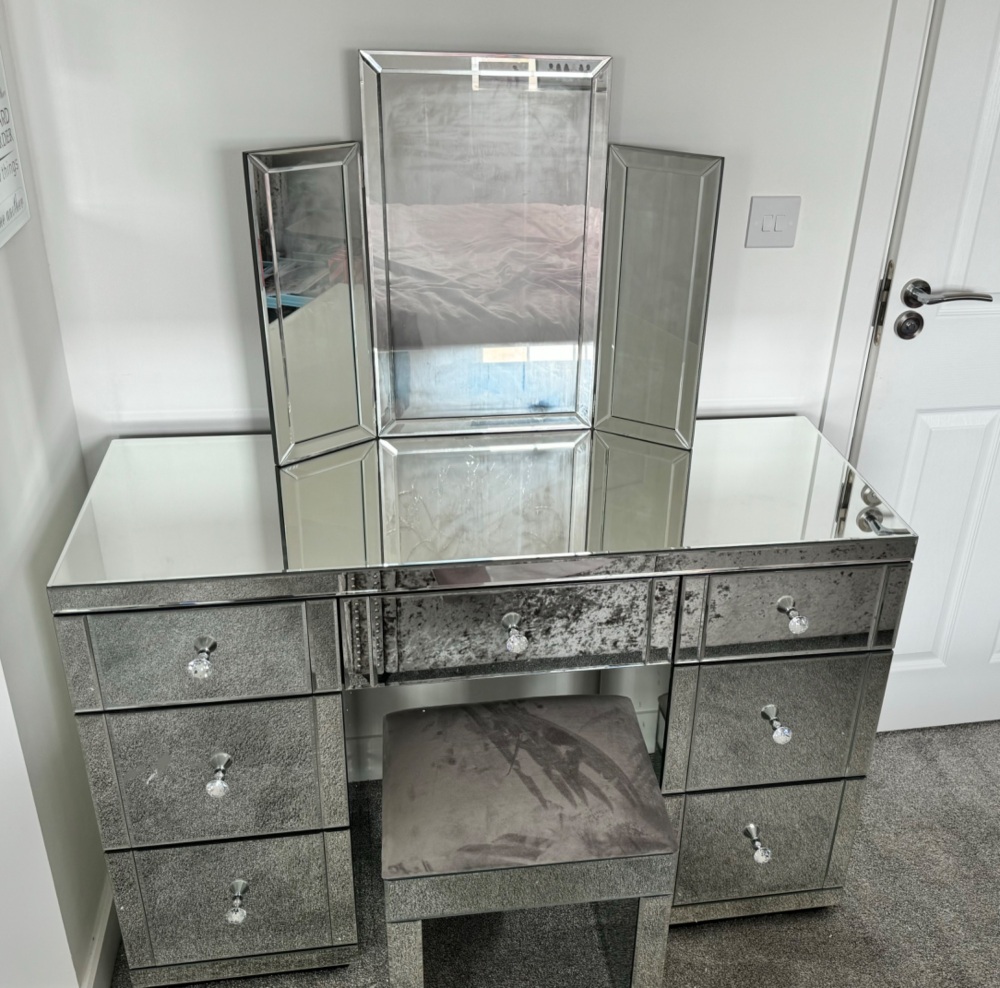 * Monica Venetian Mirrored 7 Draw Dressing Table  WIth Tri Fold Mirror & St