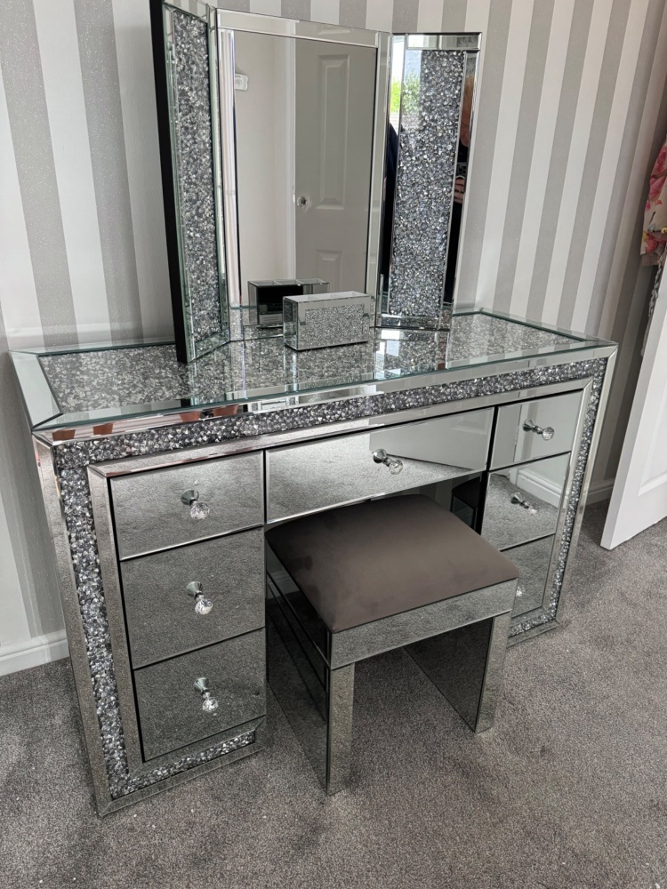 * Monica Diamond Crush Mirrored 7 Drawer Dressing Table with a Diamond crush Top  & Mirrored Stool