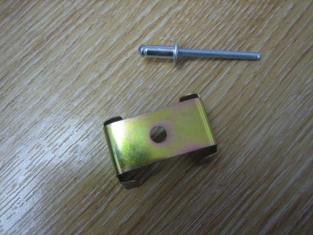 Circuit Breaker Clip with rivit