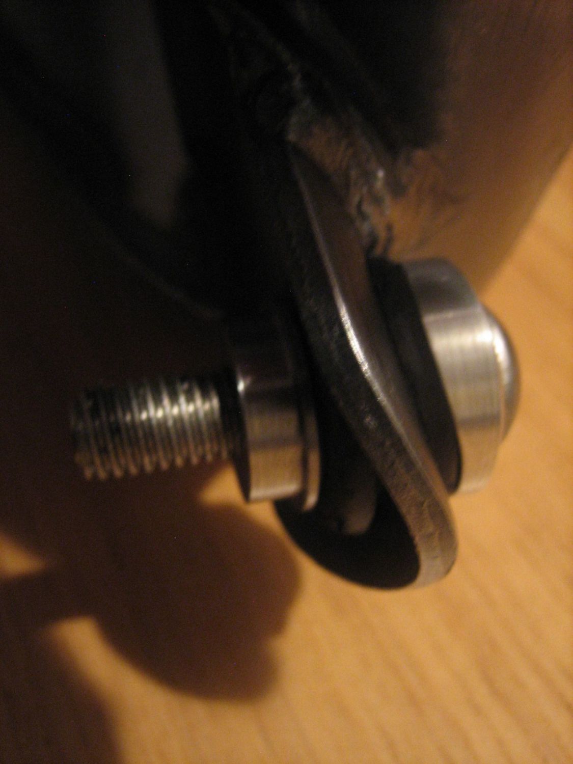 Single Cap Mustang Gas Tank .. WITH RUBBER MOUNTS .. Cycle Haven