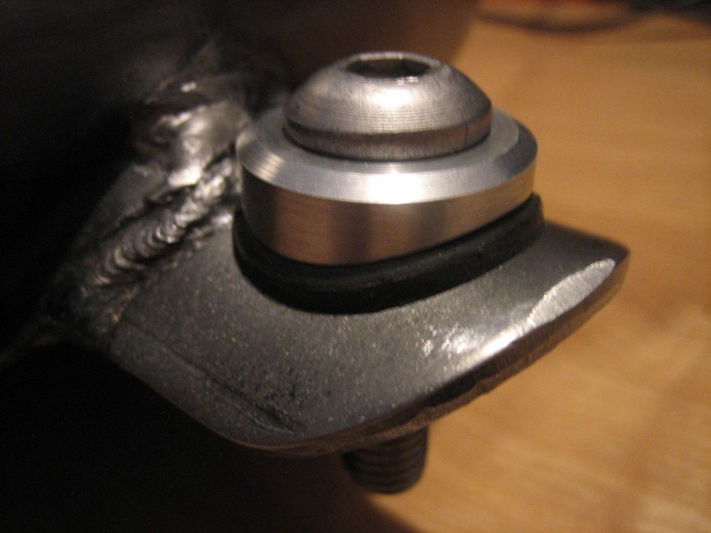 Single Cap Mustang Gas Tank .. WITH RUBBER MOUNTS .. Cycle Haven