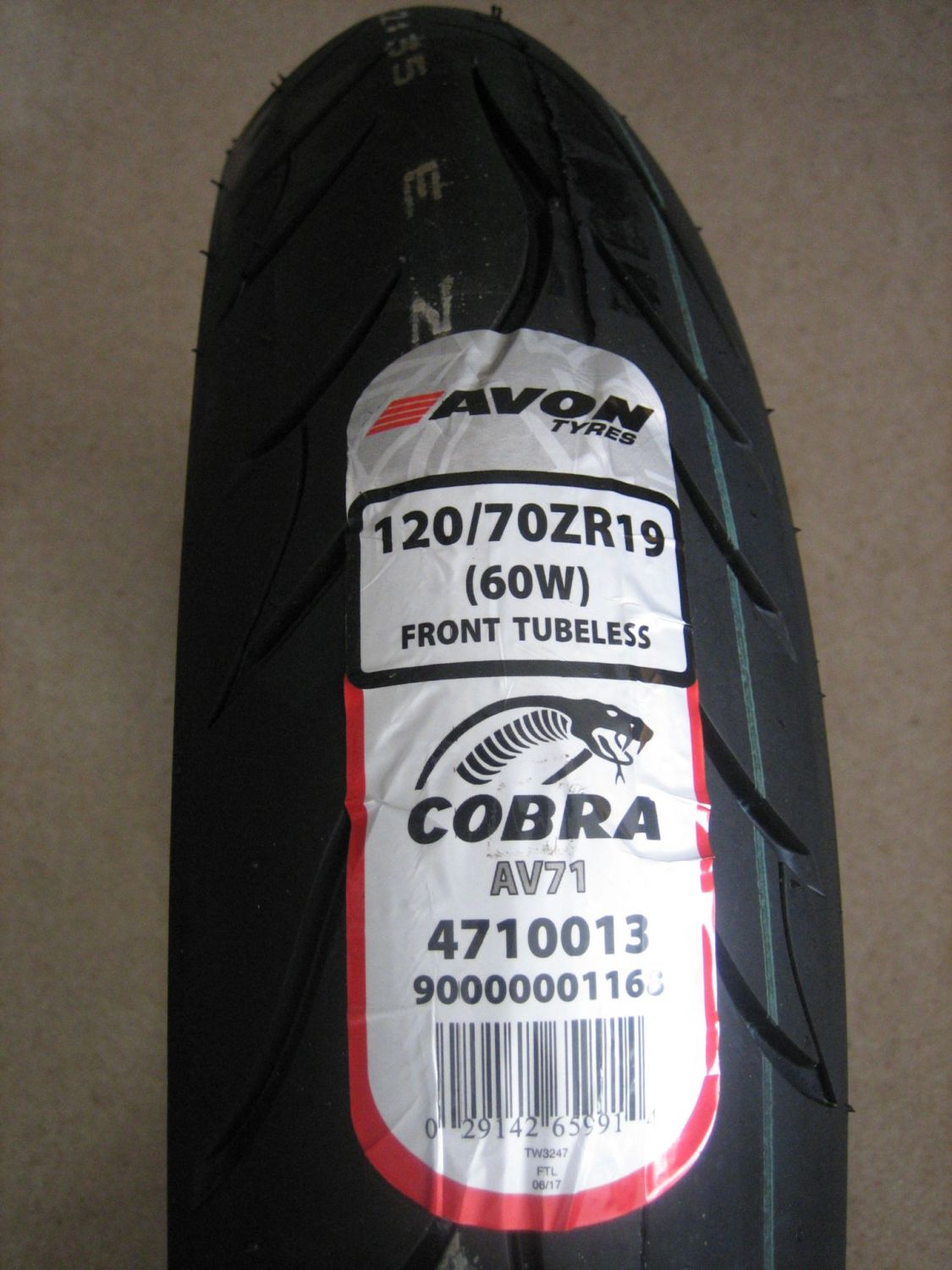 AVON COBRA AV71 120/70 x 19 Last update £159.74 9/18