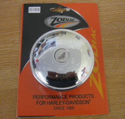 Locking Gas Cap Screw in Vented Harley Chop Bob