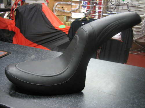 Saddleman Rogue Gunfighter Seat Fits Deuce 2000 - 03 Harley Davidson