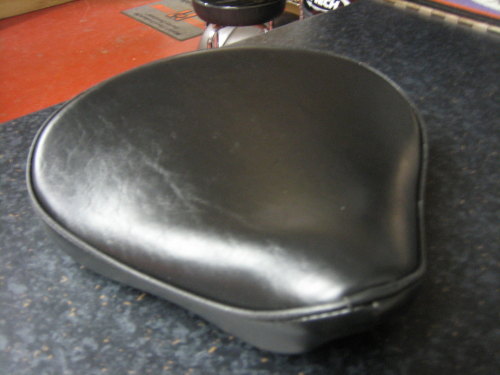 Le Pera Large Black Solo Seat 15 1/2