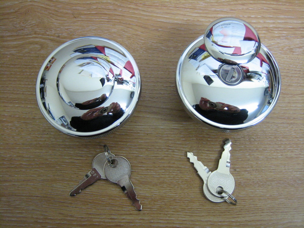 Chrome Screw in Locking Gas Caps with Keys fit 198395 Harley Davidson