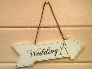 'Wedding' wooden arrow.