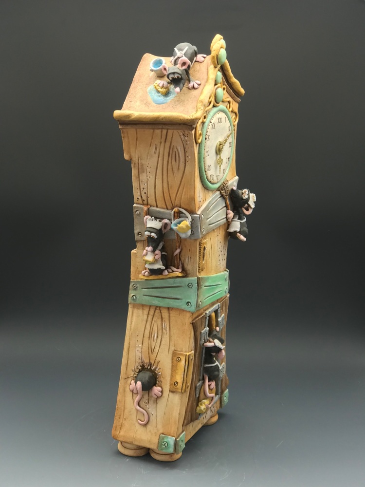 House Keeping Mouse Design, Grandfather Style Mantel Clock