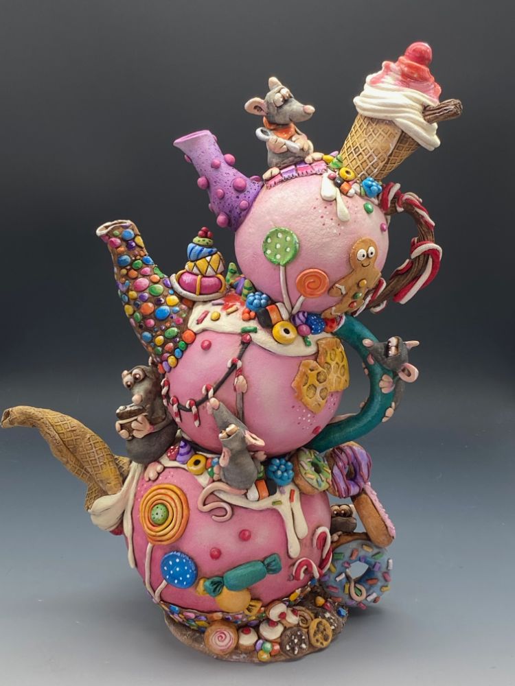 <!_002_>Whimsical Teapots