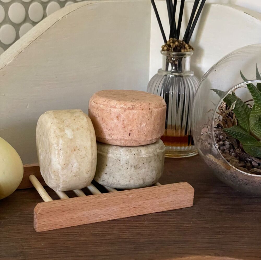 Bamboo soap / shampoo bar drainer