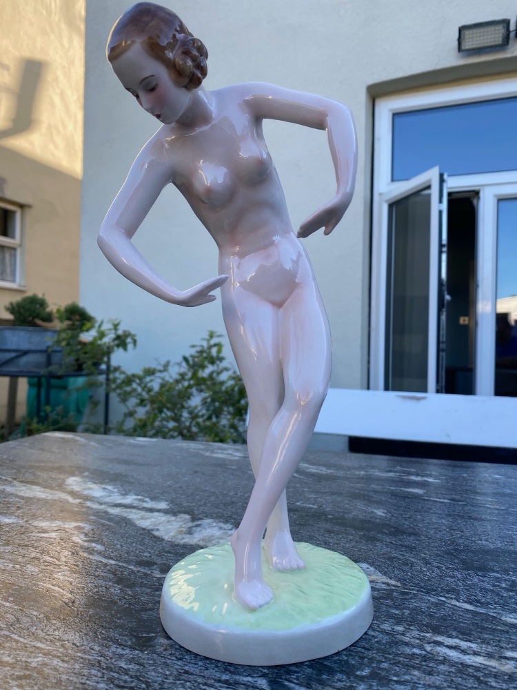 Goldscheider Wiener Schuster Nude figure.