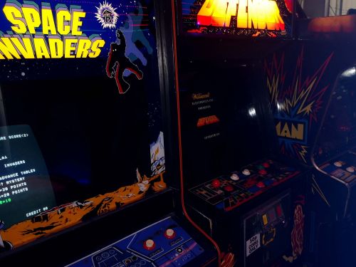 Pacman Space Invaders Defender