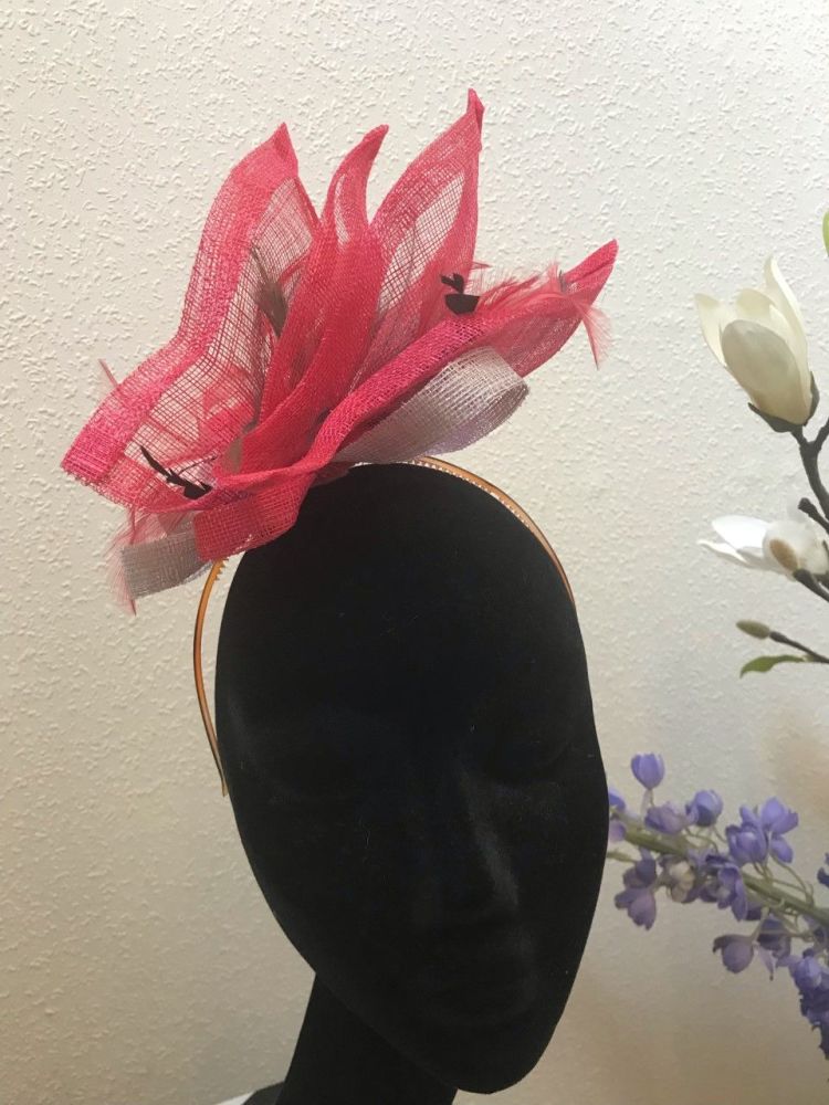 Bespoke point and loop fascinator