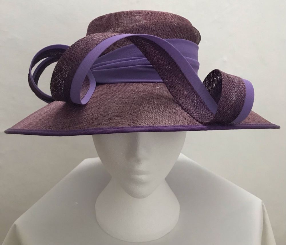 Mulberry hat with two tone mauve decoration