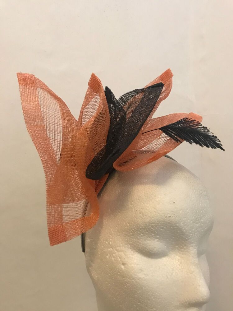 Handmade point design fascinator