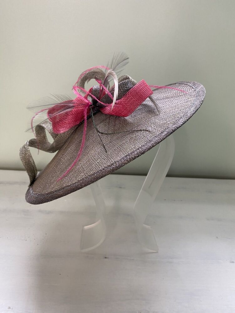 Sage green & raspberry round front