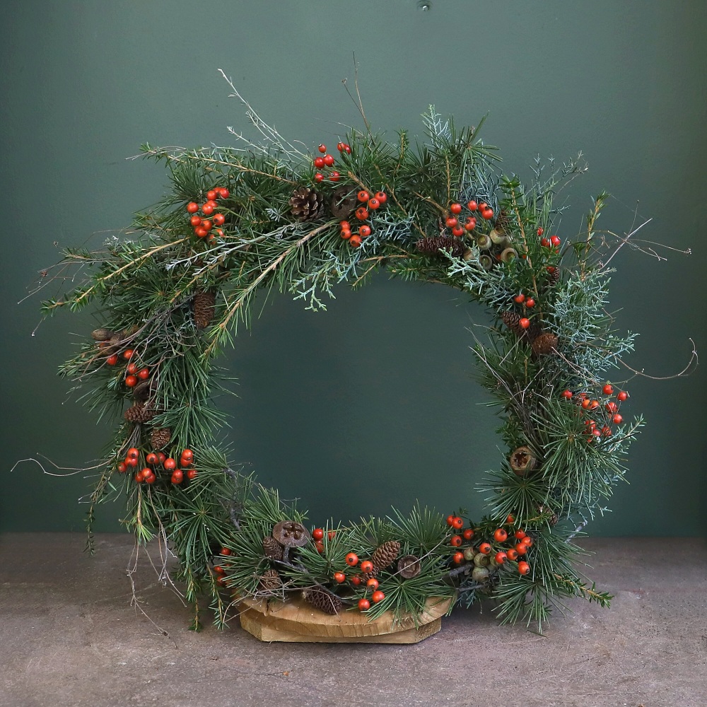 1a. Freestanding  Wreath