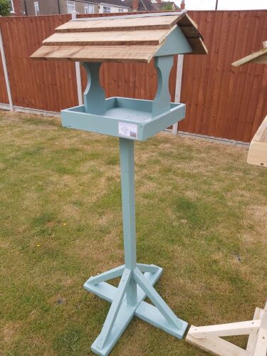 SMALL BIRD TABLE