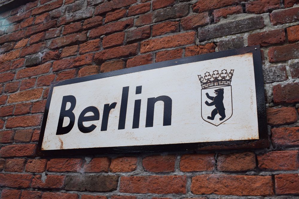 Berlin Vintage City Sign