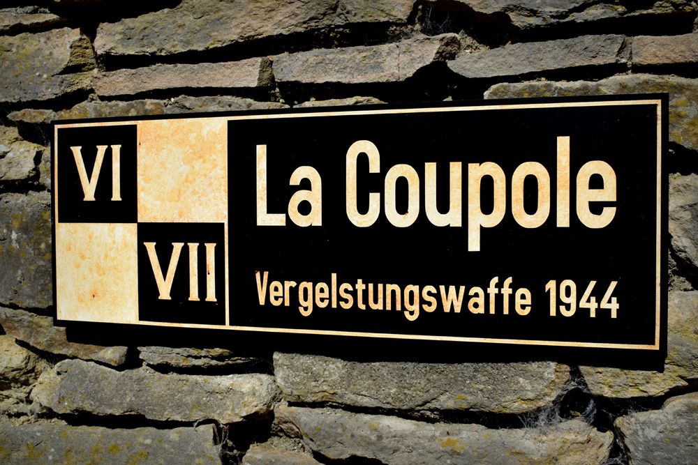 La Capoule display signs (2)