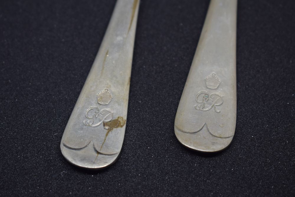 King George V dessert forks (pair)