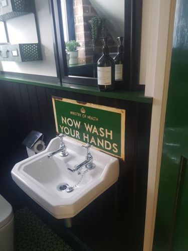 nOW wASH yOUR hANDS sIGN