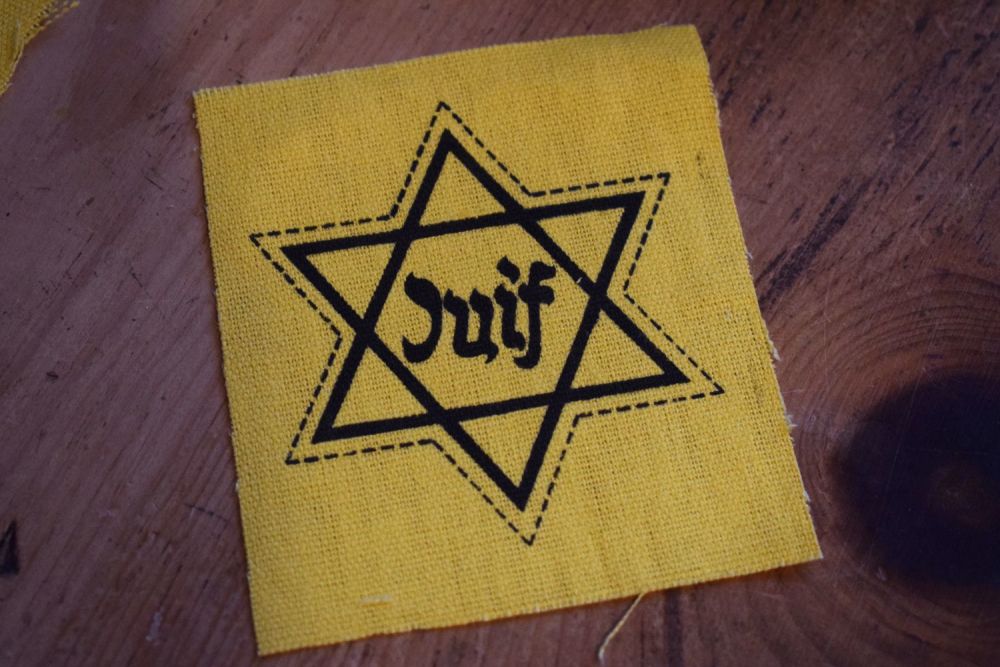 Jewish Yellow Star (French)
