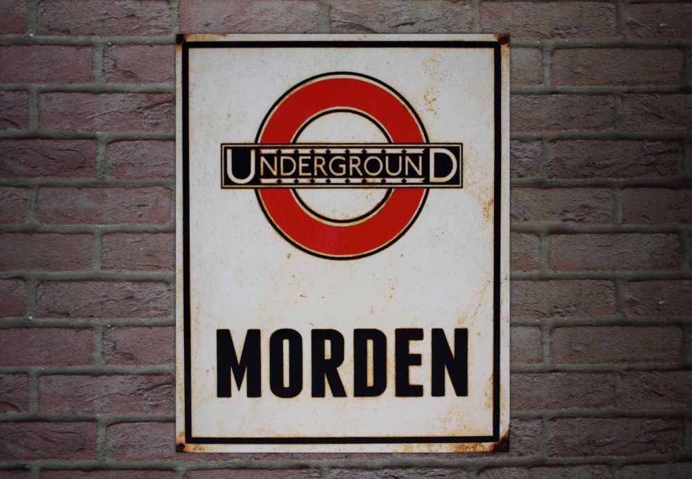 Morden UG Sign 1k