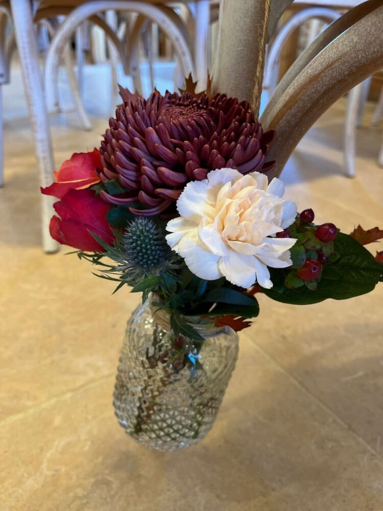 R and A chair ends 01