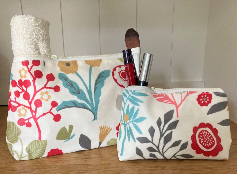 Floral Chic Wash Bag and Make-up Purse Set