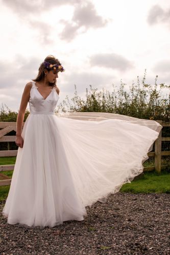 Delphine Keyhole back wedding dress