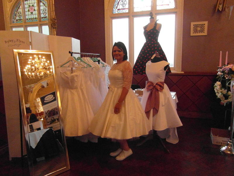 1950s wedding dress