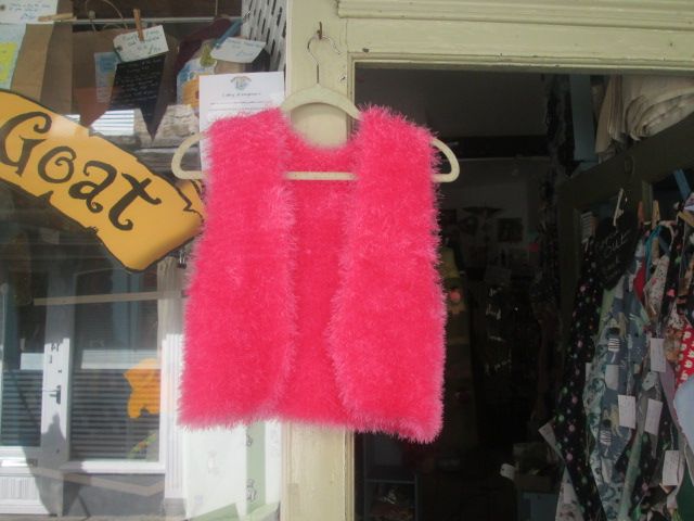 Festival waistcoat in tinsel yarn - Bright Pink