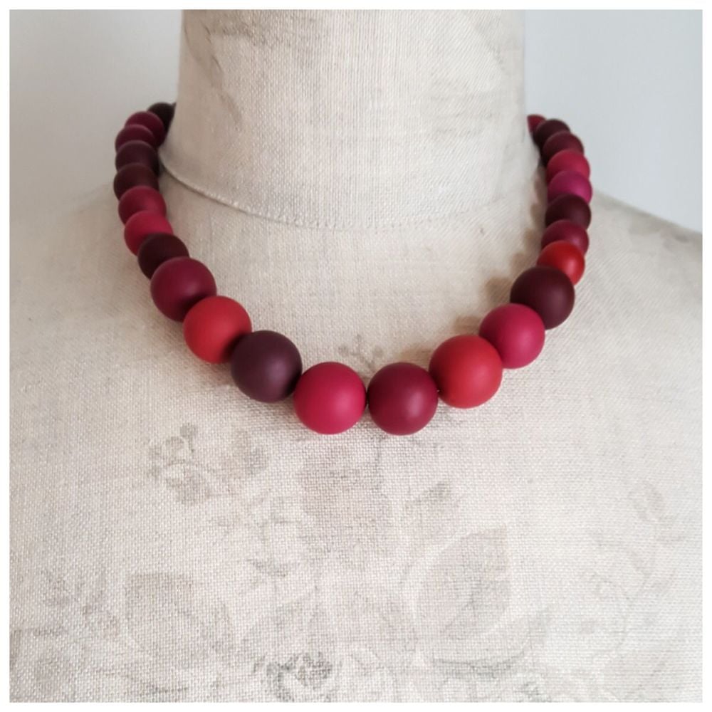 Graduated Bead Necklace in Blackberry Reds