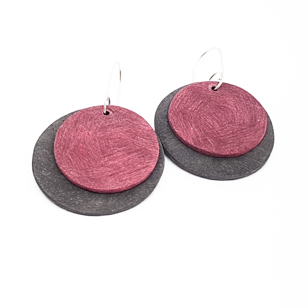 Giant Circles Scratched Earrings in Charcoal and Berry