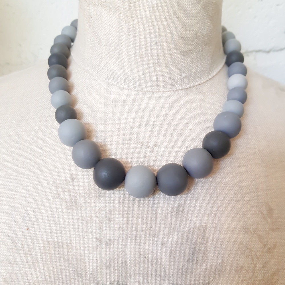 Graduated Bead Necklace in Shades of Grey
