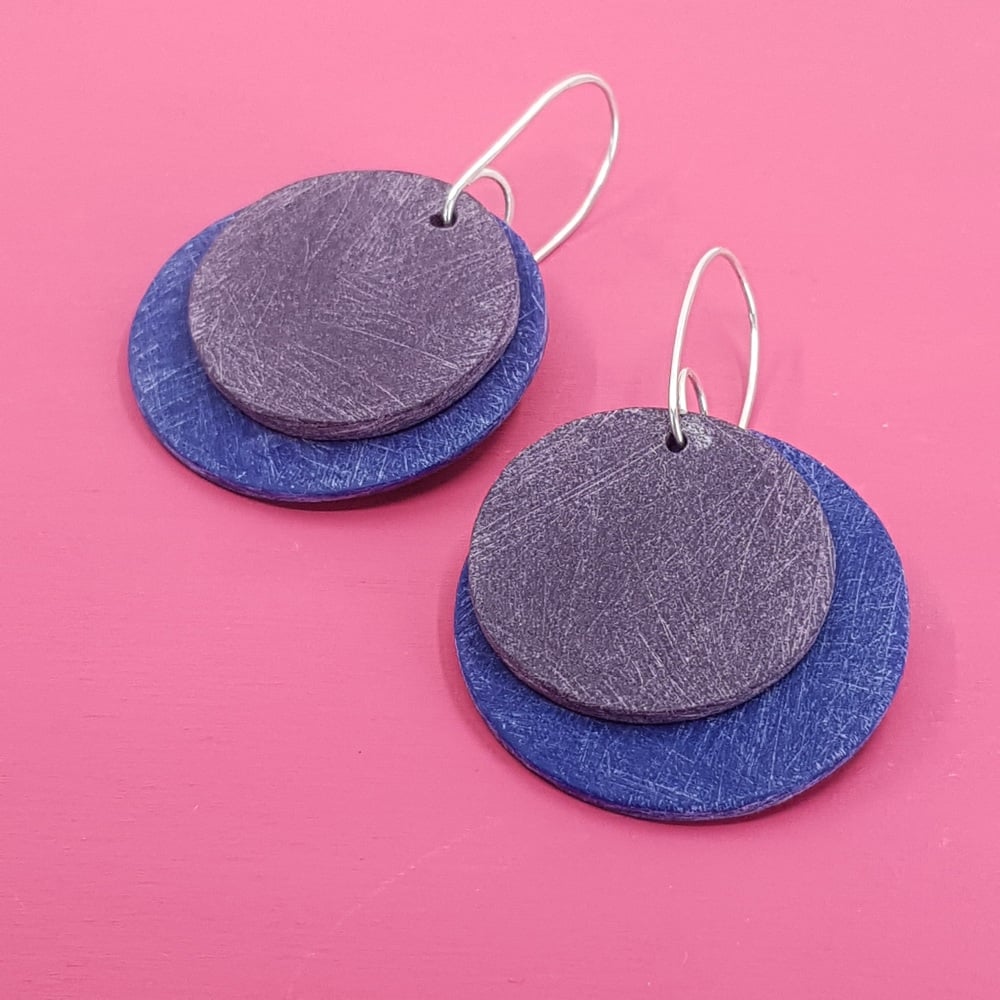 Giant Circles Scratched Earrings in Cobalt and Indigo