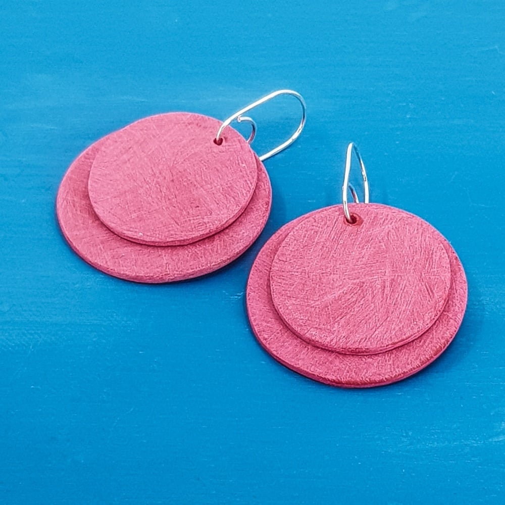 Giant Circles Scratched Earrings in Red