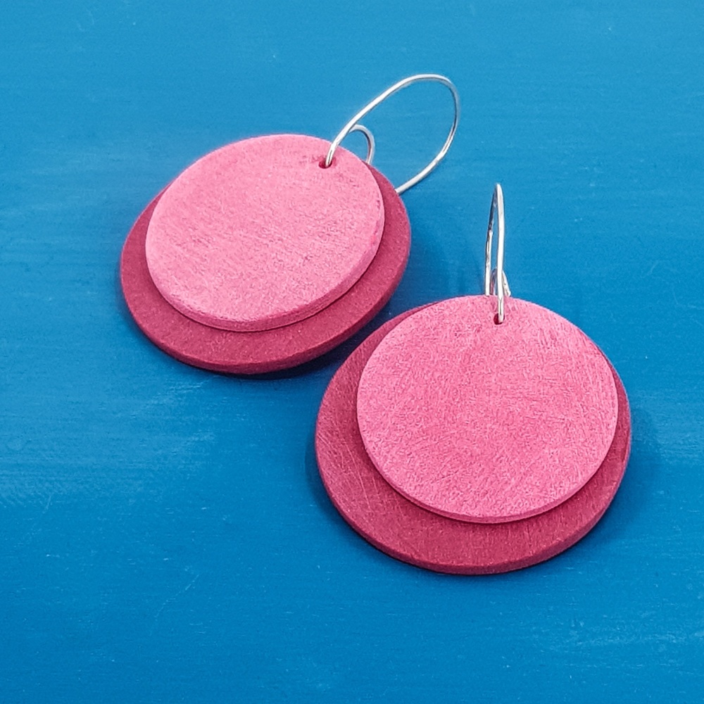Giant Circles Scratched Earrings in  Pinky Red and Pink 