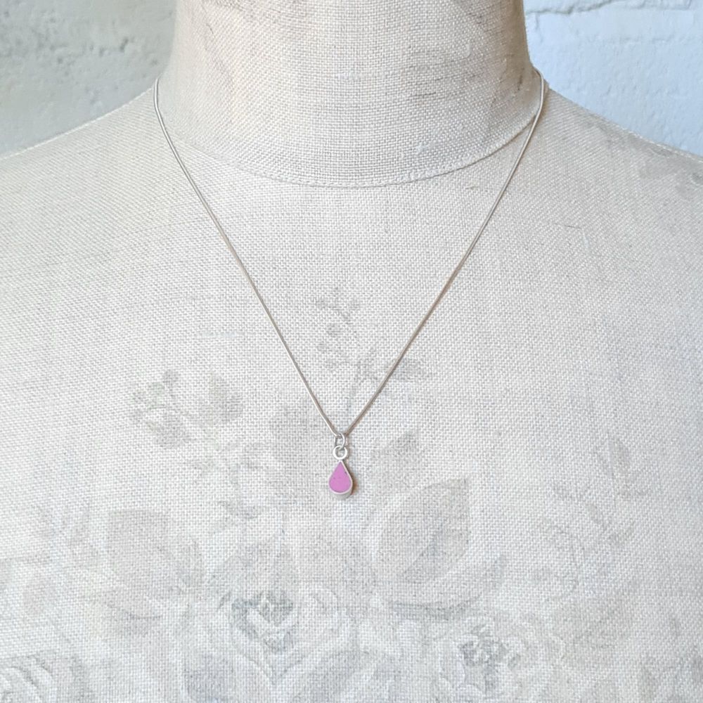 Double Sided Raindrop Colour Dot Pendant in Raspberry Pink