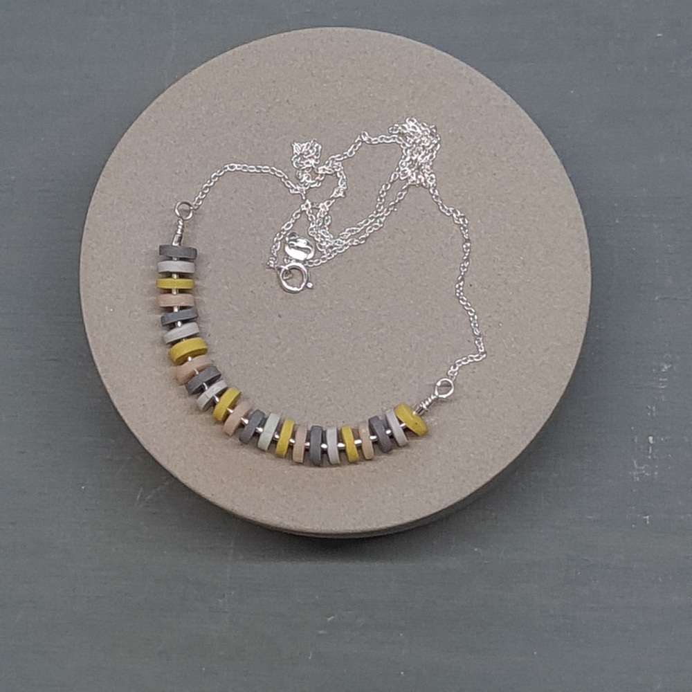 Little Disc Necklace Grey and Mustard