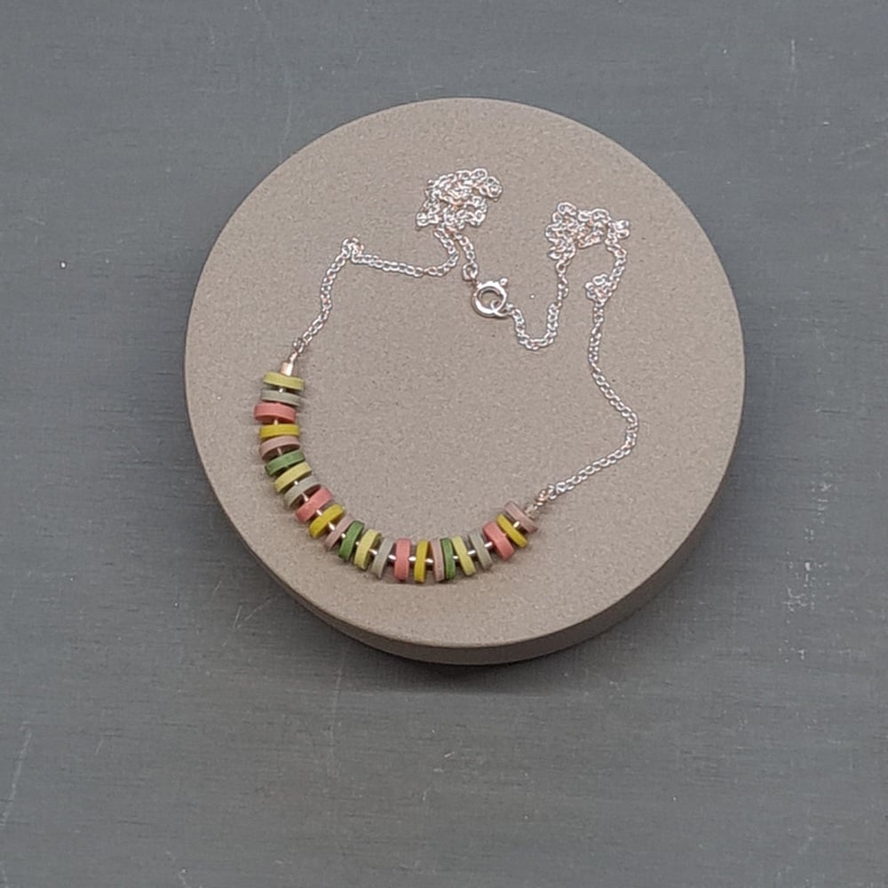 Little Disc Necklace Pink, Green and Grey