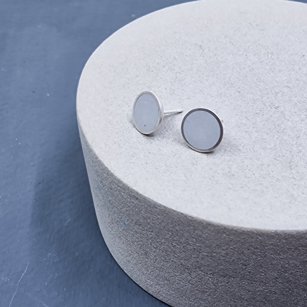 Colour Dot Studs - Large - Pale Cool Grey