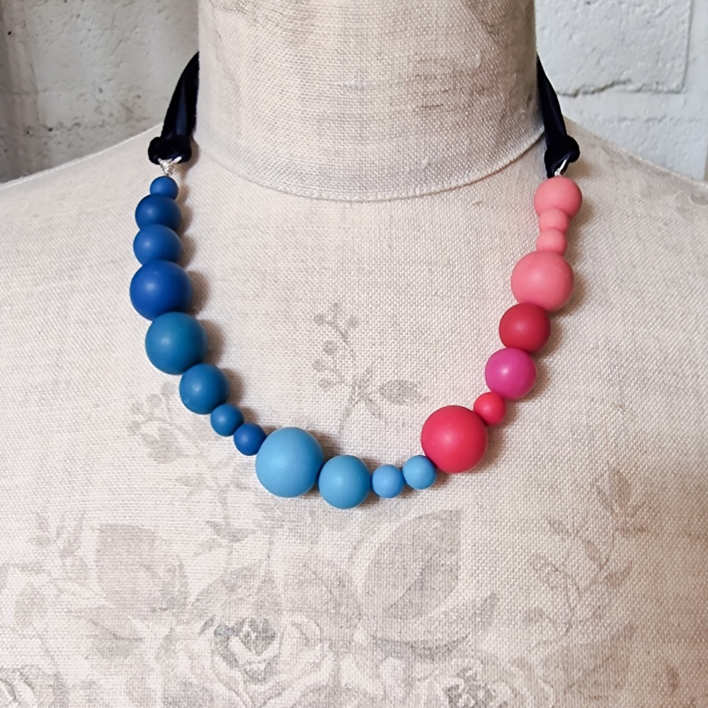 Random Bead Necklace in Shades of Blue, Turquoise and Pink