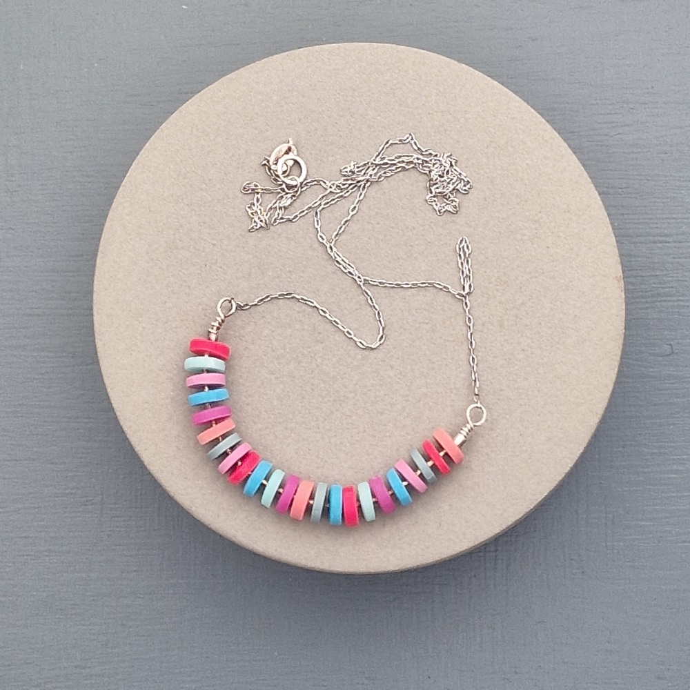 Little Disc Necklace Turquoise and Pinks