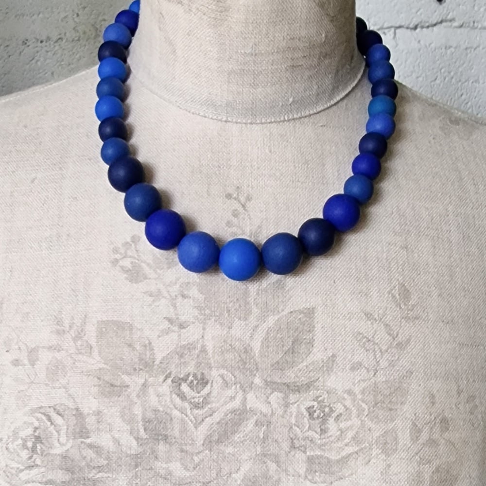 Graduated Bead Necklace in Cobalt Blues