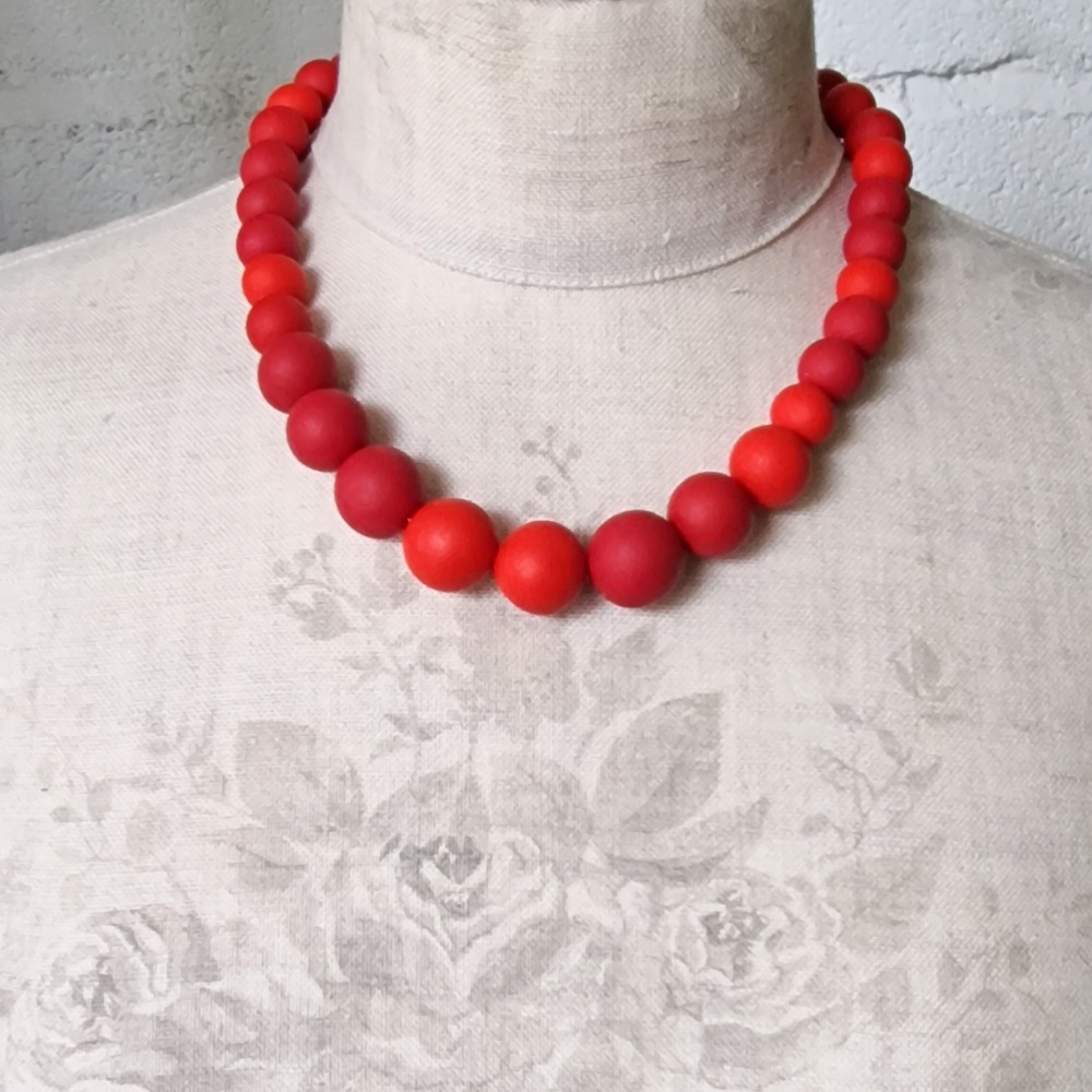 Graduated Bead Necklace in Bright Red