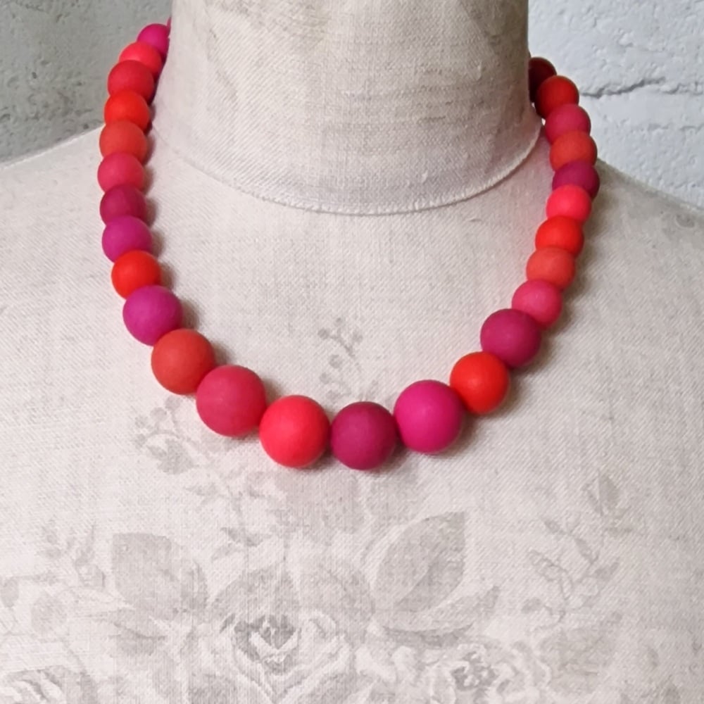 Graduated Bead Necklace in Bright Red and Hot Pink